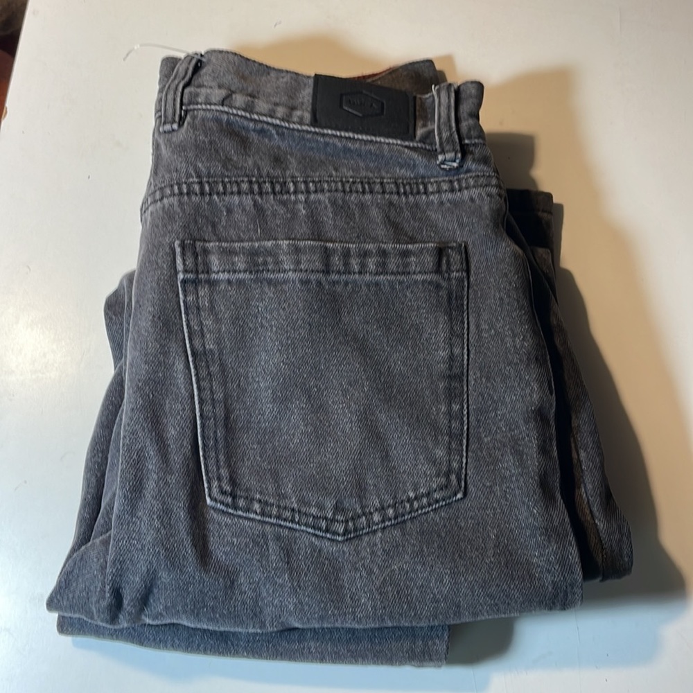 RVCA high rise tapered jean in grey size 29